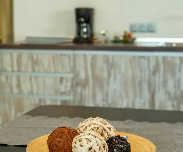 Aponiente * 科尼尔-德拉弗龙特拉